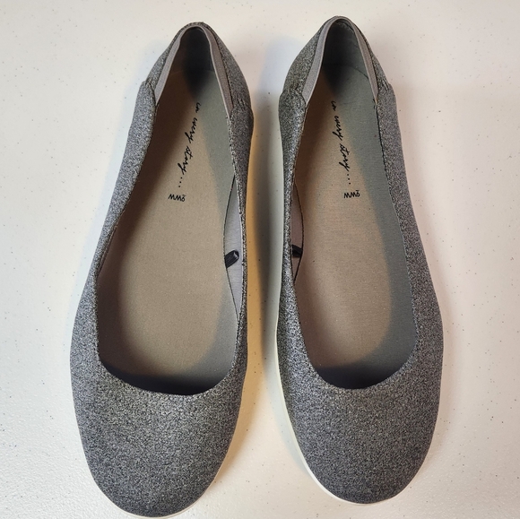 Penningtons In Every Story Gray Slip On Ballet Flats Sneakers Shoes Size 9 Wide - Picture 1 of 6